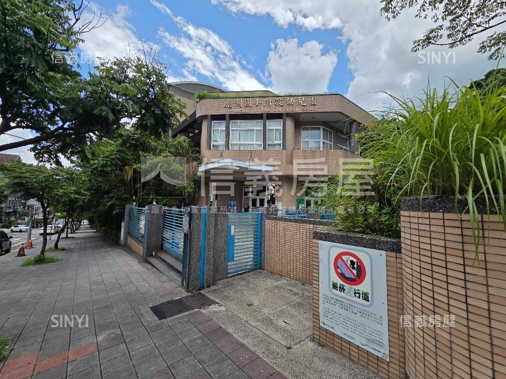 麗湖別墅邊間大車庫房屋室內格局與周邊環境