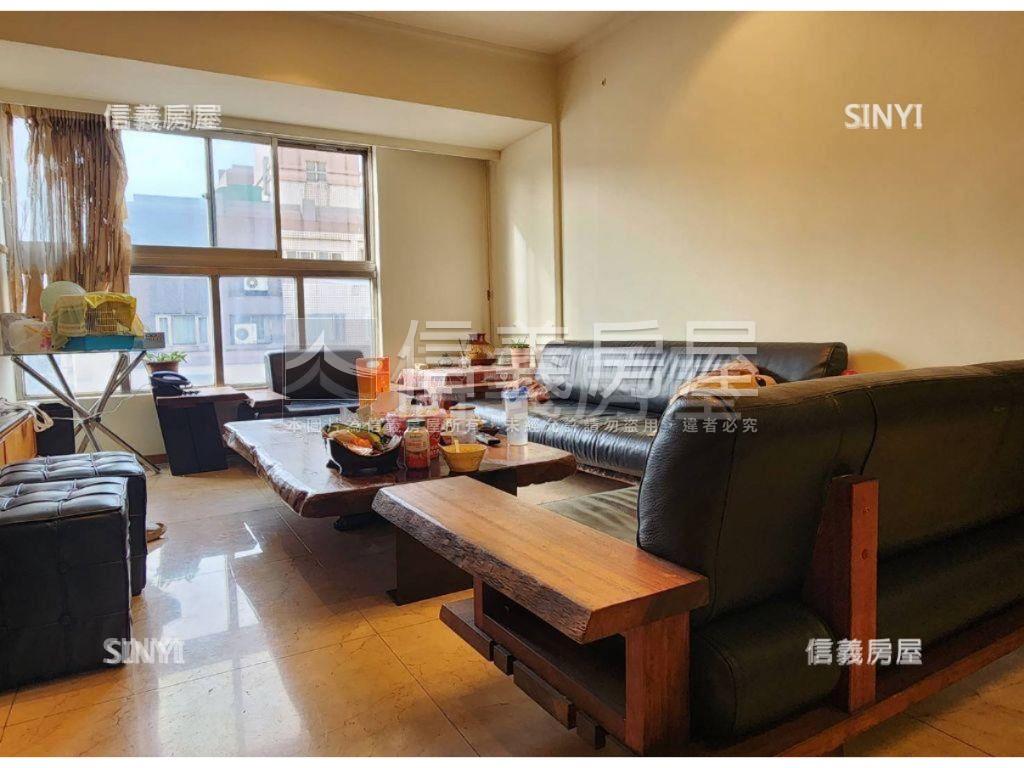 捷運電梯樓中樓２車位邊間房屋室內格局與周邊環境