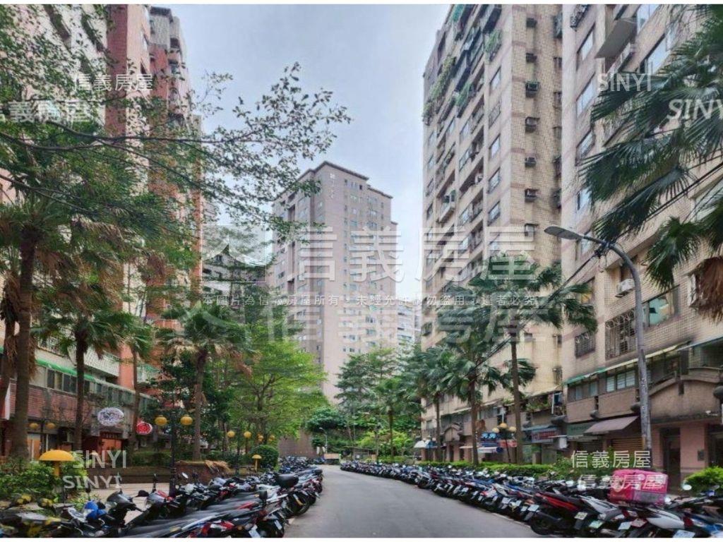 捷運電梯樓中樓２車位邊間房屋室內格局與周邊環境