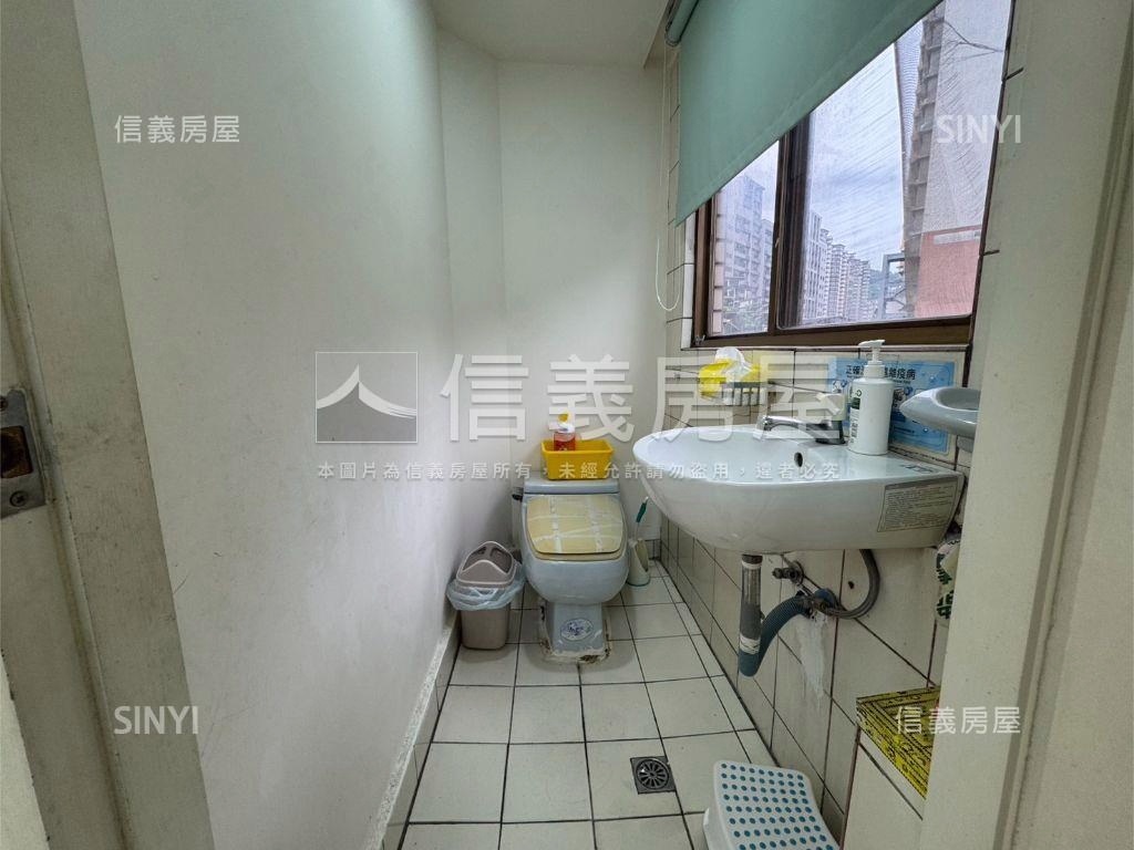 七張捷運旁辦公大空間房屋室內格局與周邊環境