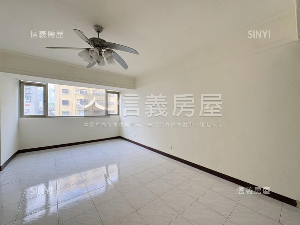 國品近捷運雙拼採光大三房房屋室內格局與周邊環境