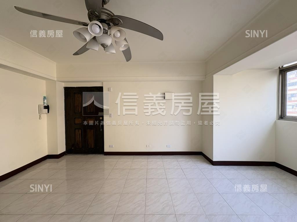 國品近捷運雙拼採光大三房房屋室內格局與周邊環境