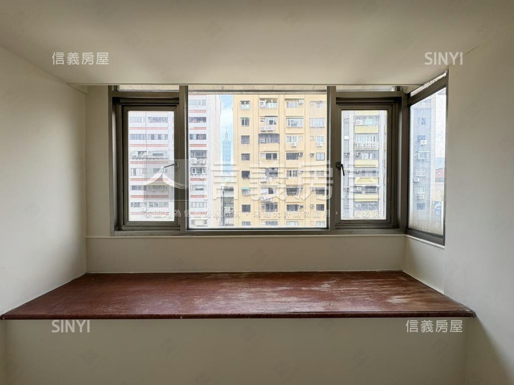 國品近捷運雙拼採光大三房房屋室內格局與周邊環境