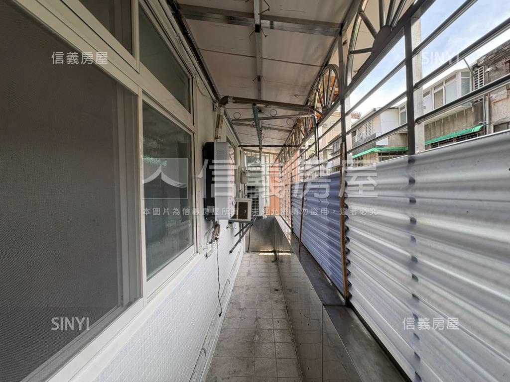 國品近捷運雙拼採光大三房房屋室內格局與周邊環境