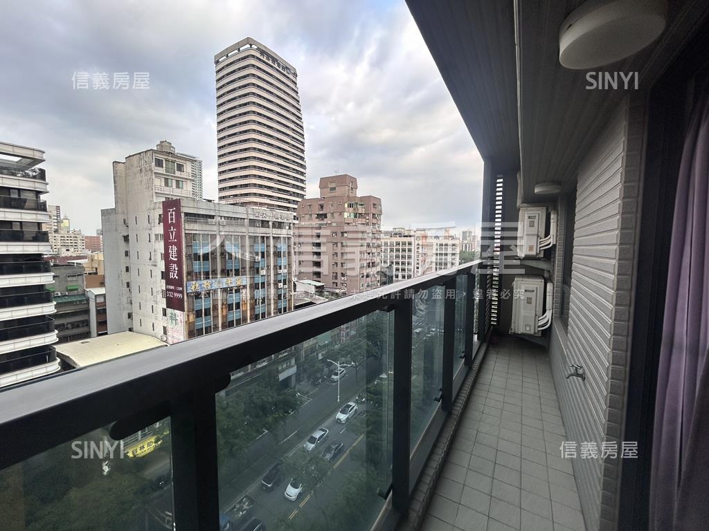 城逸近捷運前金站三房房屋室內格局與周邊環境