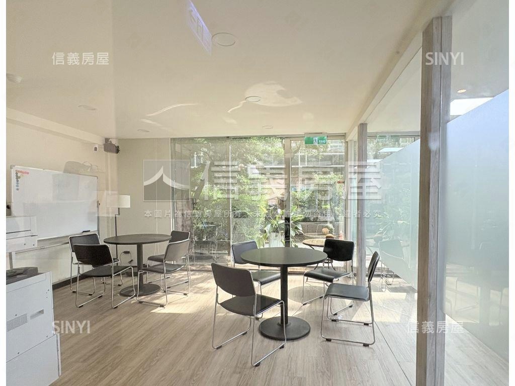 內科挑高五米五精裝辦公房屋室內格局與周邊環境