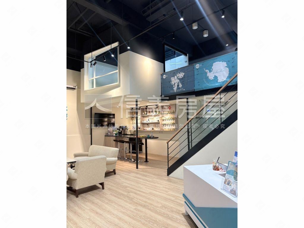 內科挑高五米五精裝辦公房屋室內格局與周邊環境