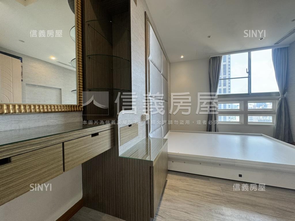 愛河畔高樓景觀２房平車房屋室內格局與周邊環境