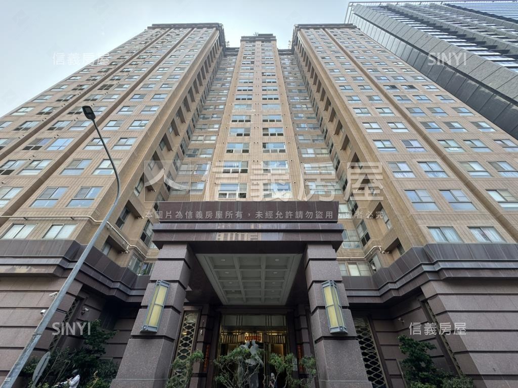 愛河畔高樓景觀２房平車房屋室內格局與周邊環境