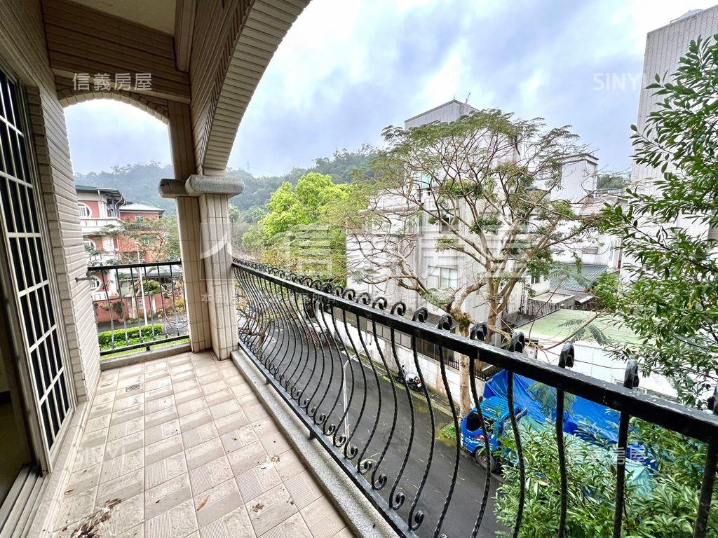 獨棟別墅●直潭七街大庭院房屋室內格局與周邊環境