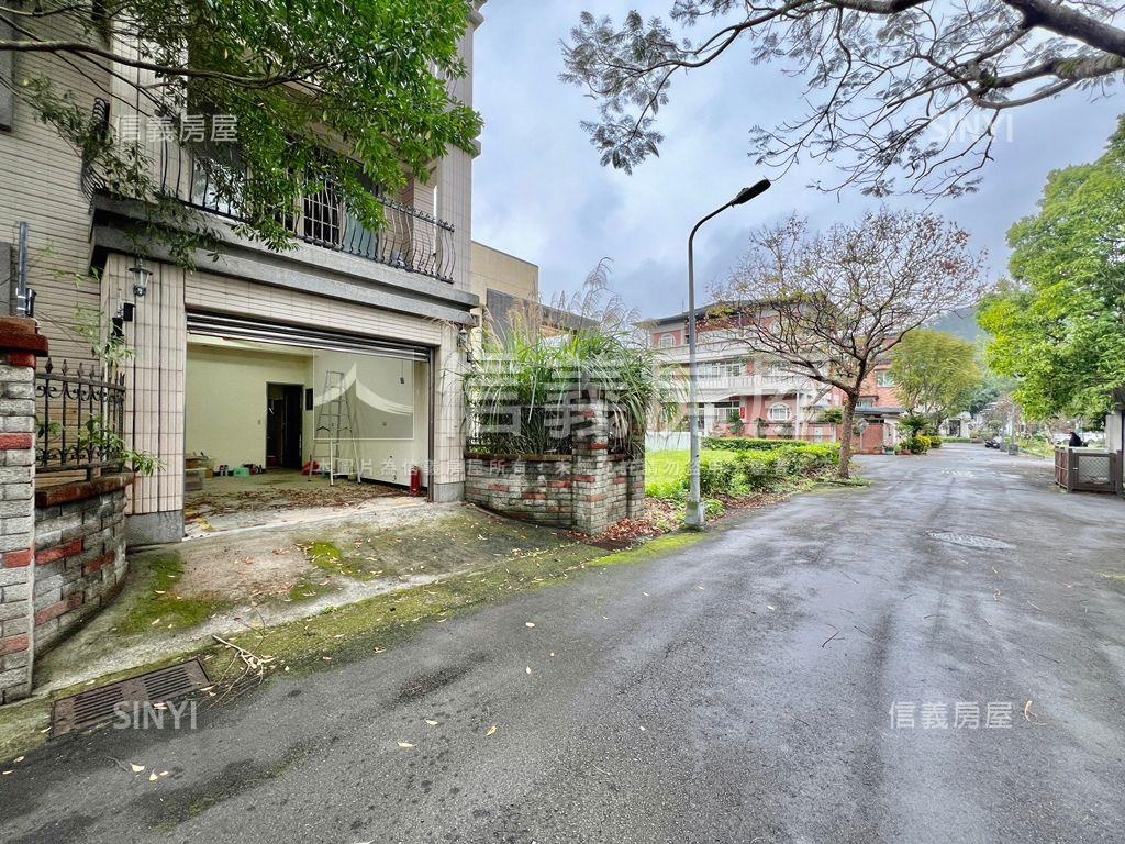獨棟別墅●直潭七街大庭院房屋室內格局與周邊環境