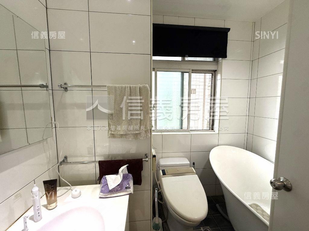 海華國家宮廷三房車位房屋室內格局與周邊環境