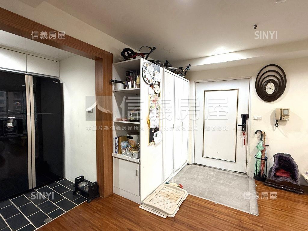 海華國家宮廷三房車位房屋室內格局與周邊環境