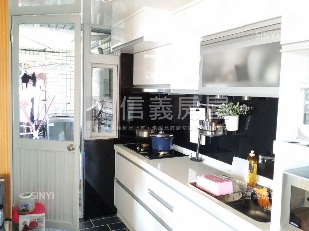 海華國家宮廷三房車位房屋室內格局與周邊環境