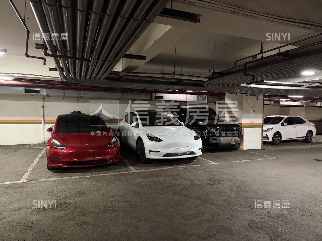 海華國家宮廷三房車位房屋室內格局與周邊環境