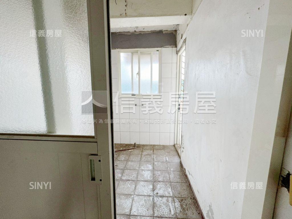 忠福河畔公園２房房屋室內格局與周邊環境