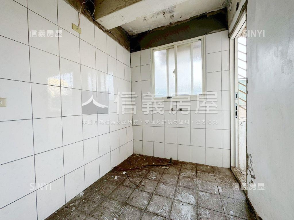 忠福河畔公園２房房屋室內格局與周邊環境