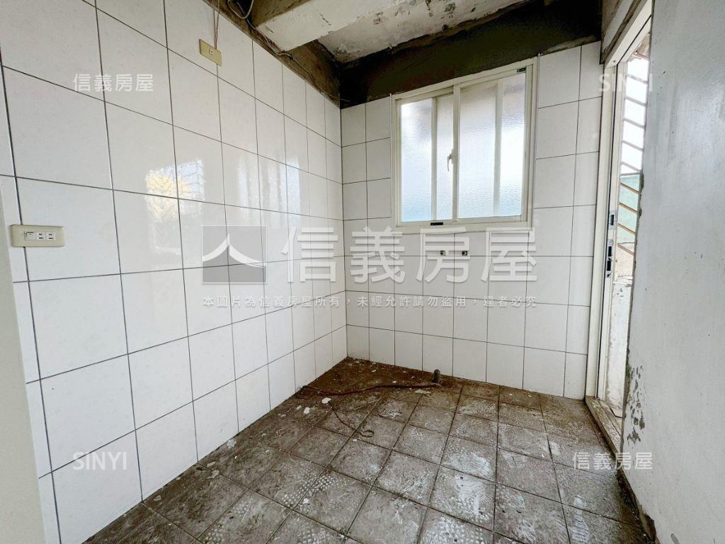 忠福河畔公園２房房屋室內格局與周邊環境