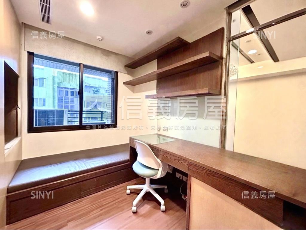 力麒京棧三房平車稀有釋出房屋室內格局與周邊環境