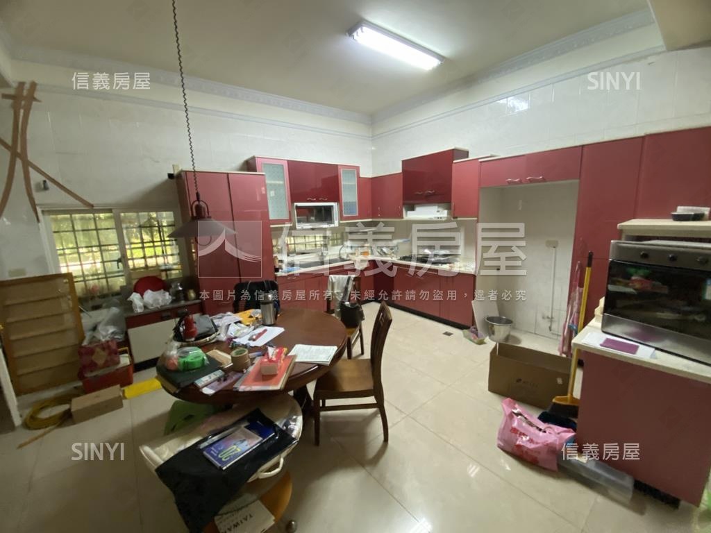 近交流道大農舍優質透天房屋室內格局與周邊環境