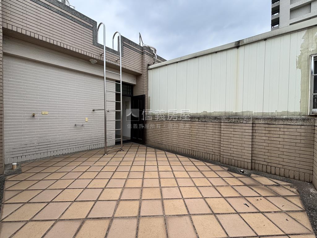 鳳山區｜和成路｜透店房屋室內格局與周邊環境