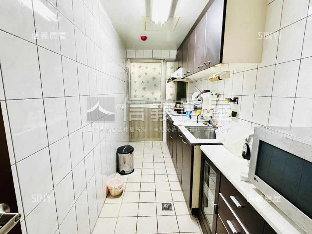 南勢角站孩子王３房房屋室內格局與周邊環境