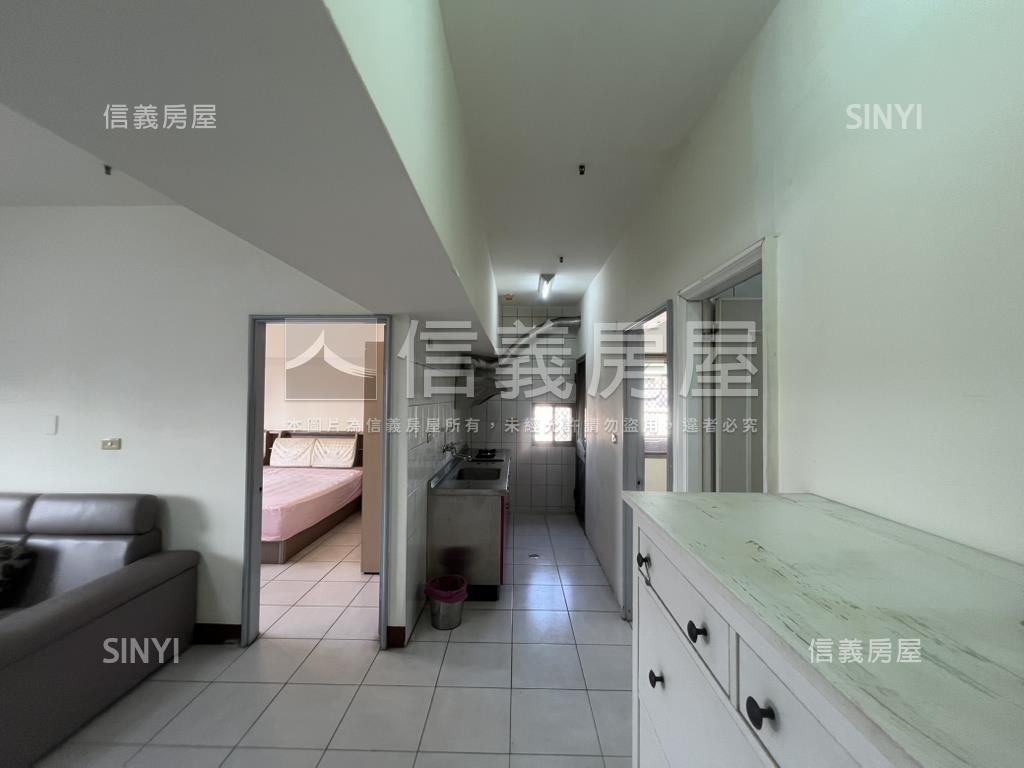 近Ｒ１４面公園兩房房屋室內格局與周邊環境