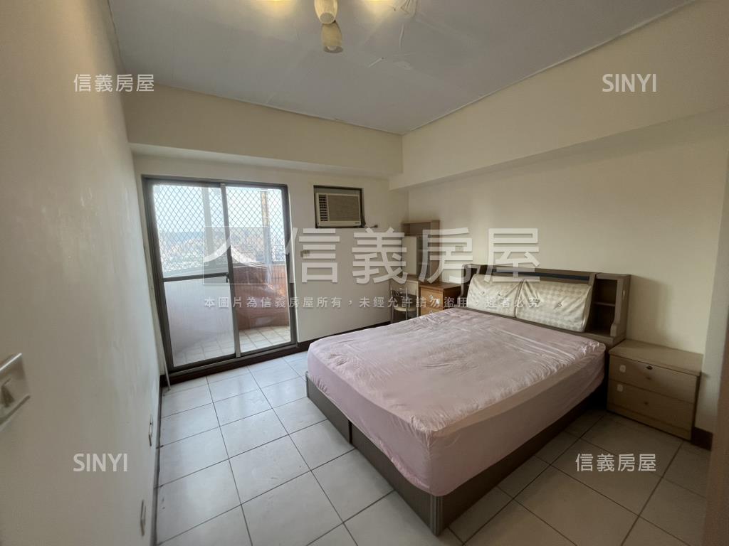 近Ｒ１４面公園兩房房屋室內格局與周邊環境