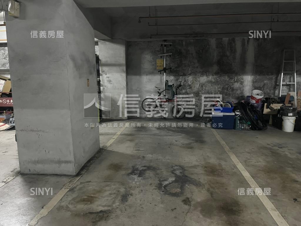 近河堤商圈高樓景觀宅平車房屋室內格局與周邊環境