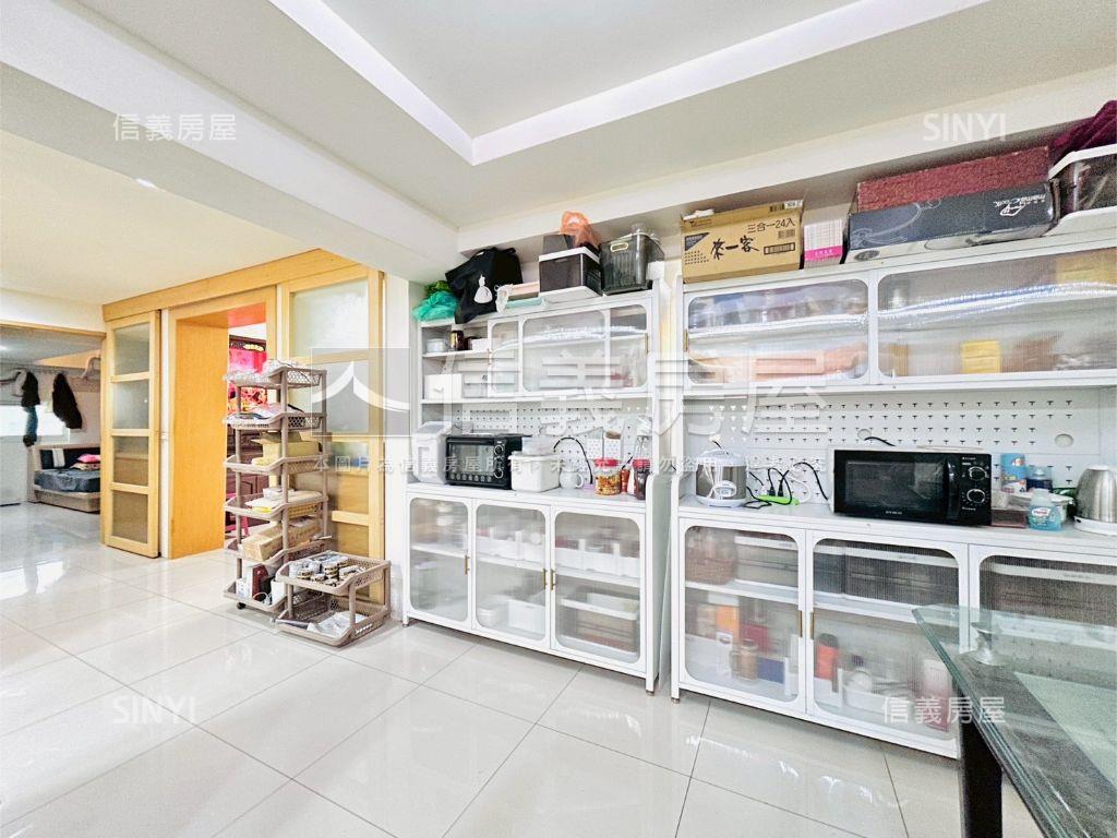 西門運動場電梯華廈房屋室內格局與周邊環境