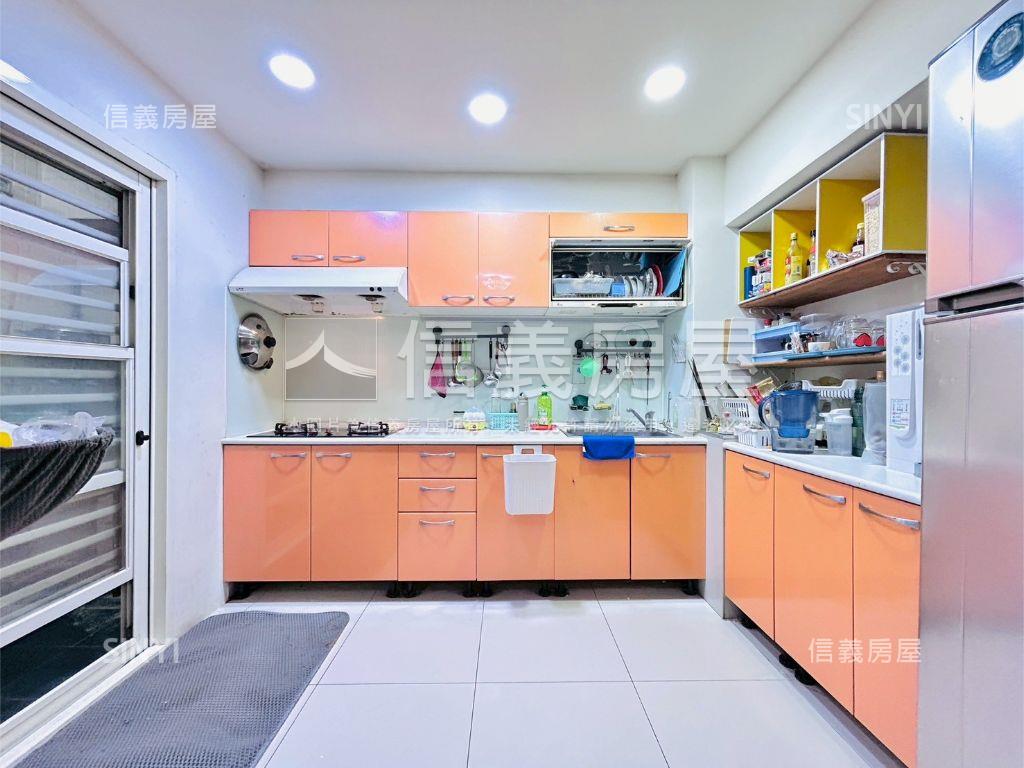 西門運動場電梯華廈房屋室內格局與周邊環境