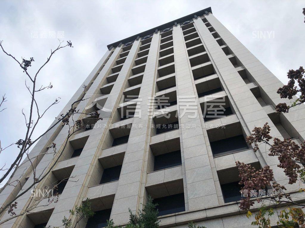 台北仰望景觀大樓房屋室內格局與周邊環境