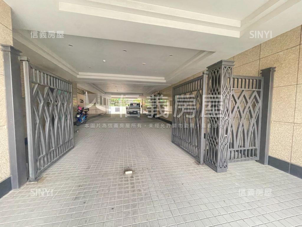 台北仰望景觀大樓房屋室內格局與周邊環境