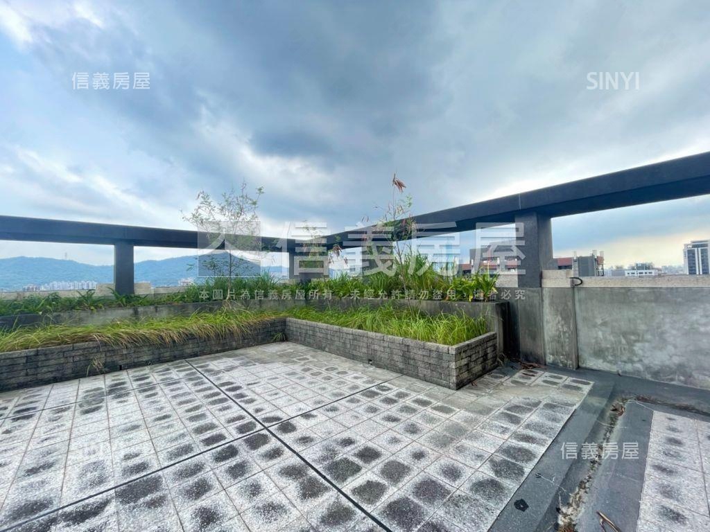 台北仰望景觀大樓房屋室內格局與周邊環境