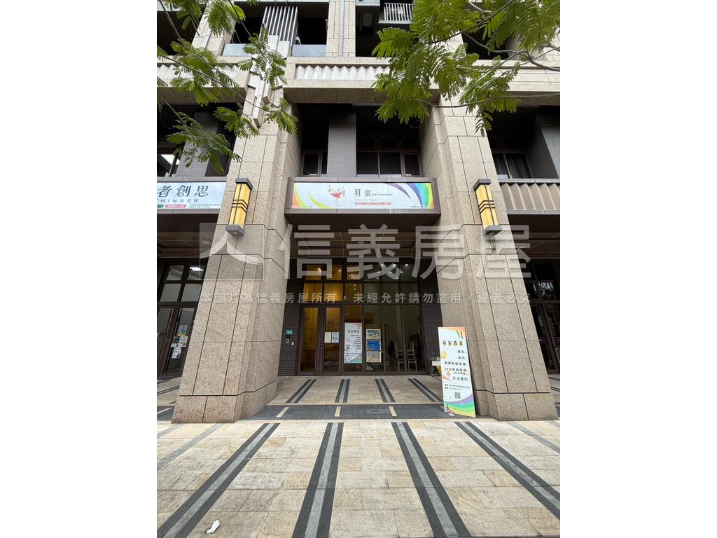副都心挑高金店面Ｃ房屋室內格局與周邊環境