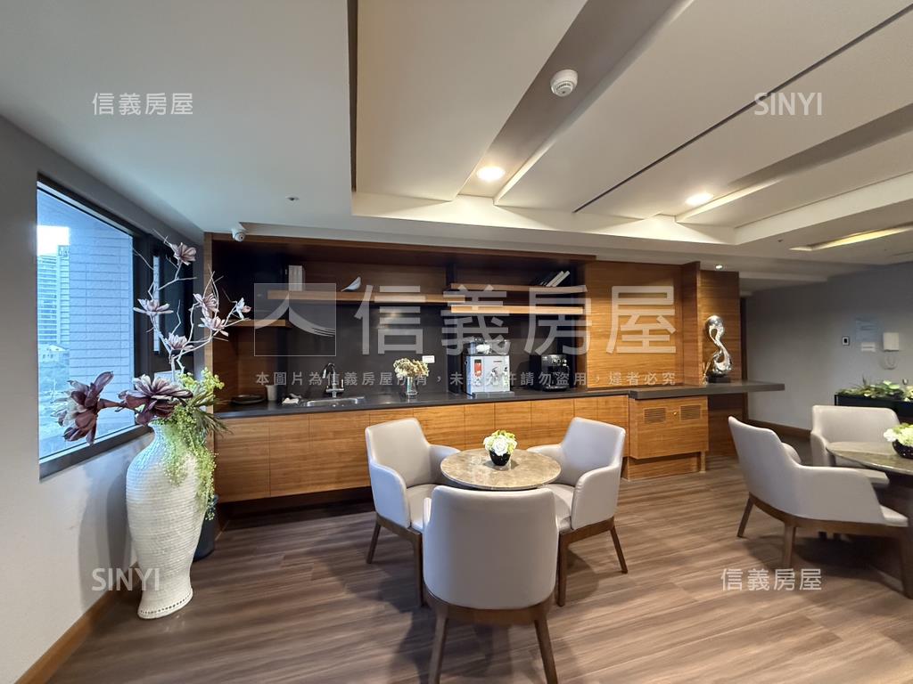 副都心挑高金店面Ｃ房屋室內格局與周邊環境