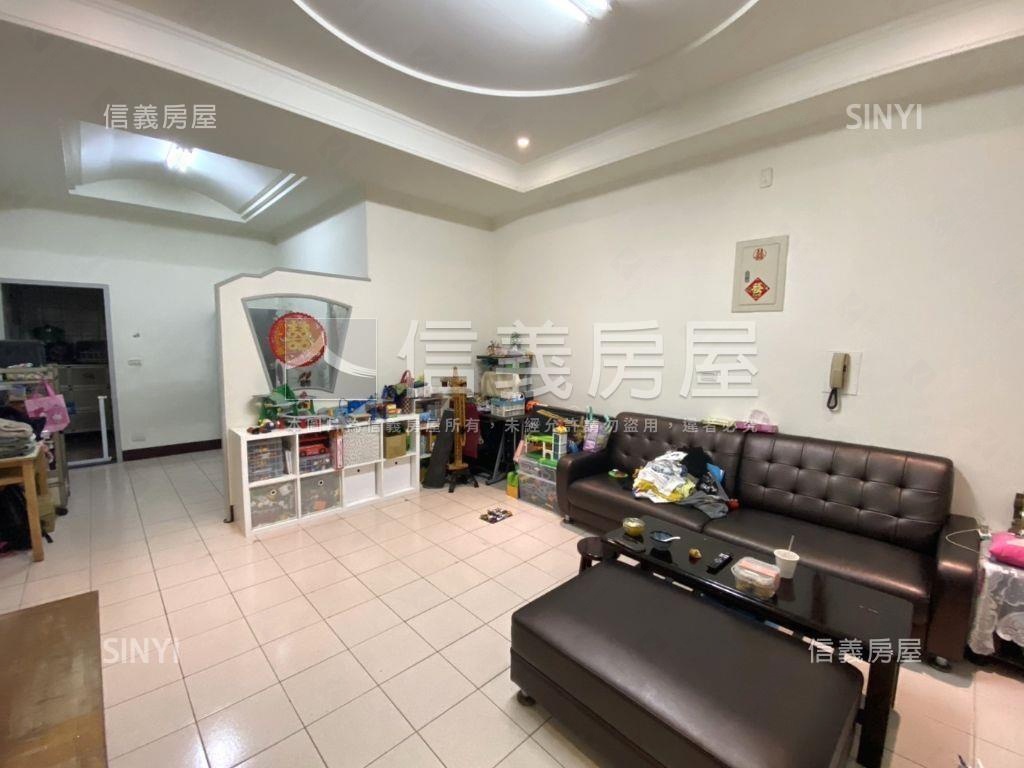 美屋３樓搭配坡平車位房屋室內格局與周邊環境