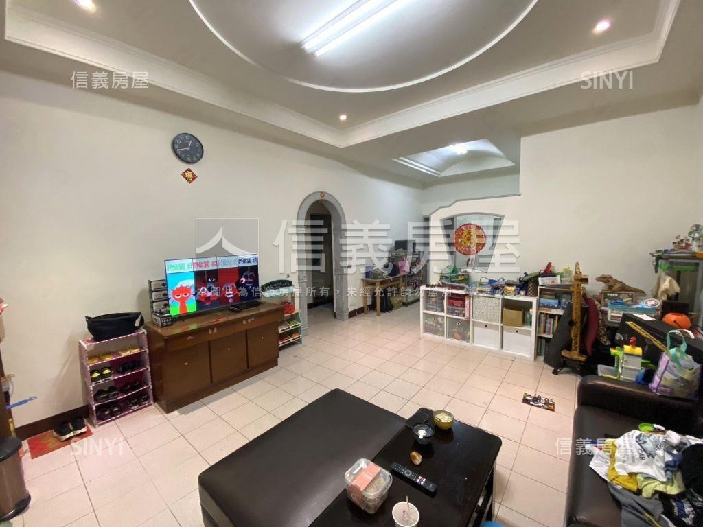 美屋３樓搭配坡平車位房屋室內格局與周邊環境