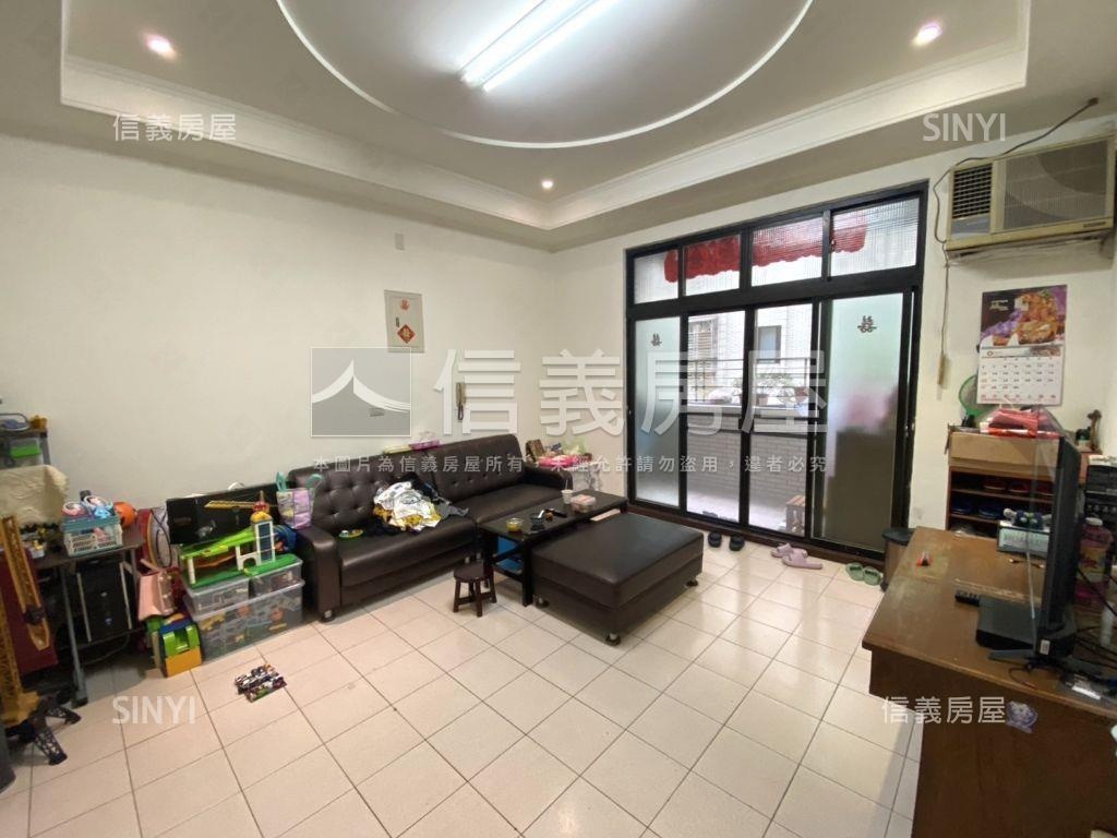 美屋３樓搭配坡平車位房屋室內格局與周邊環境