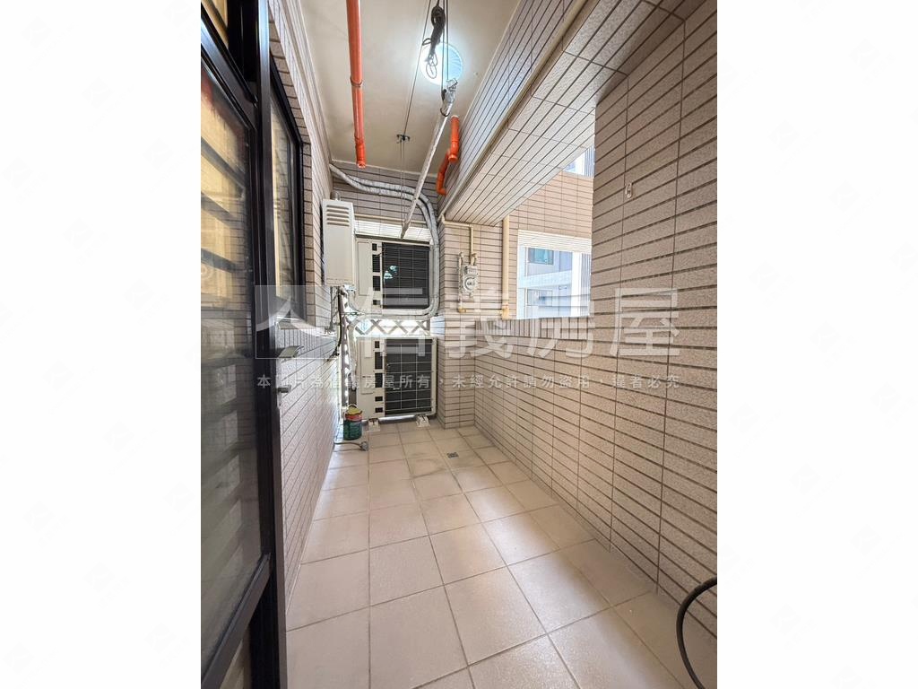 青埔公園景觀三房雙車位房屋室內格局與周邊環境