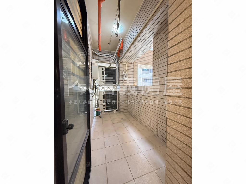 青埔公園景觀三房雙車位房屋室內格局與周邊環境