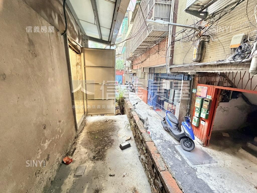 近板新捷運金店面房屋室內格局與周邊環境