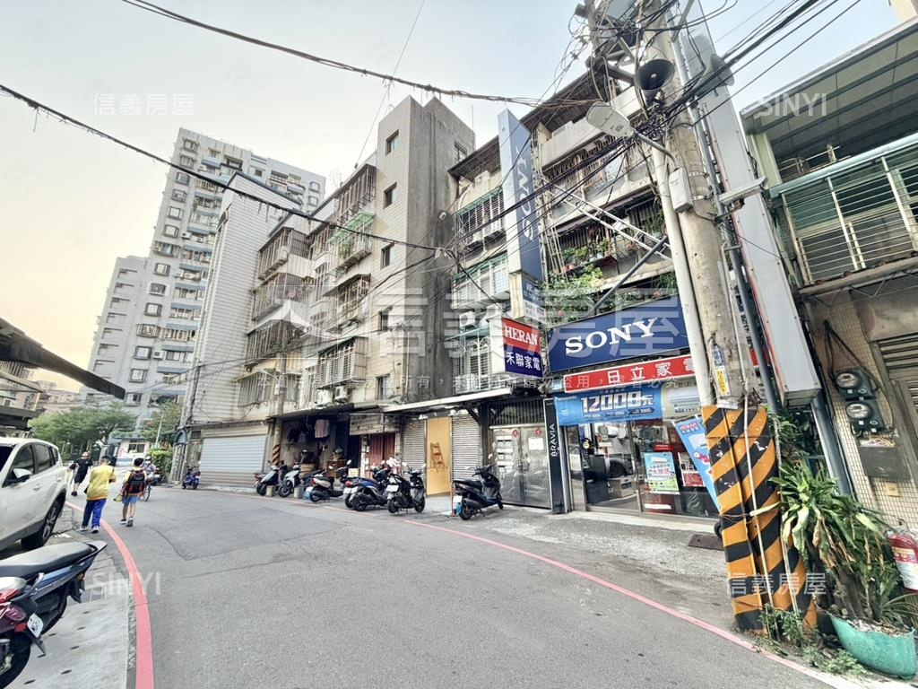 近板新捷運金店面房屋室內格局與周邊環境