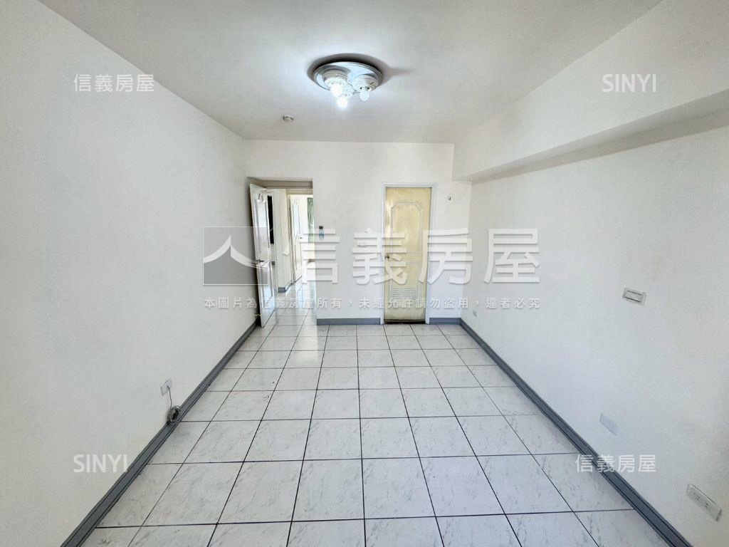 學府世家，三房平面車位房屋室內格局與周邊環境