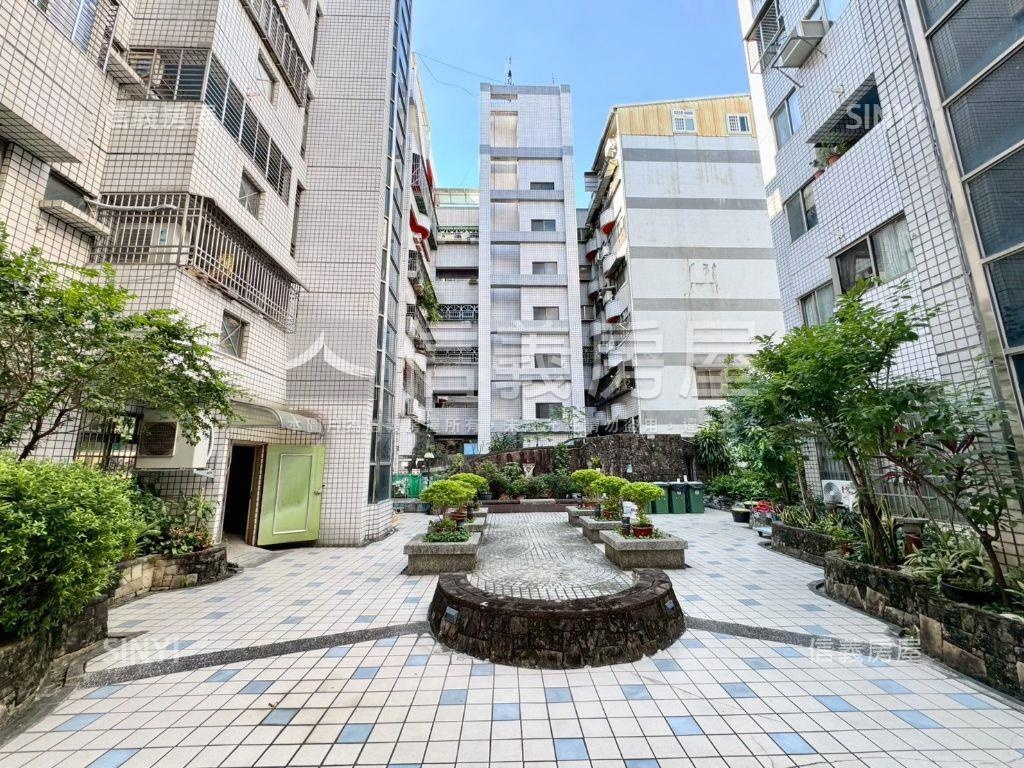 學府世家，三房平面車位房屋室內格局與周邊環境