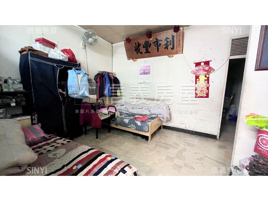 正西屯路大地坪面寬透店房屋室內格局與周邊環境