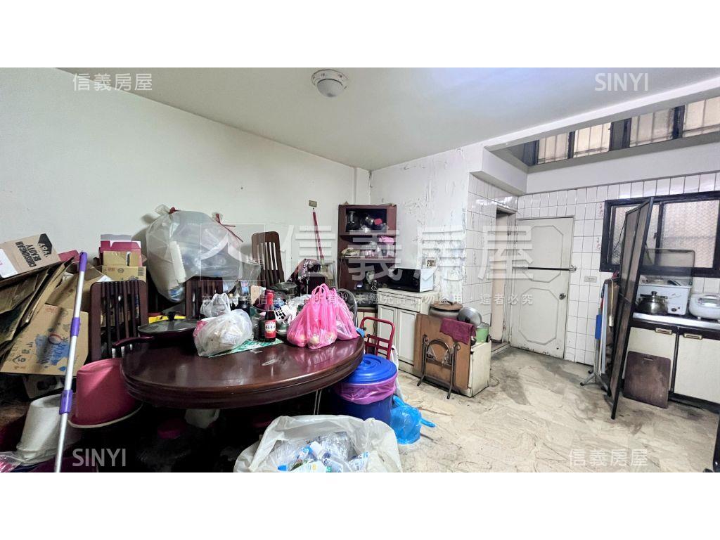 正西屯路大地坪面寬透店房屋室內格局與周邊環境