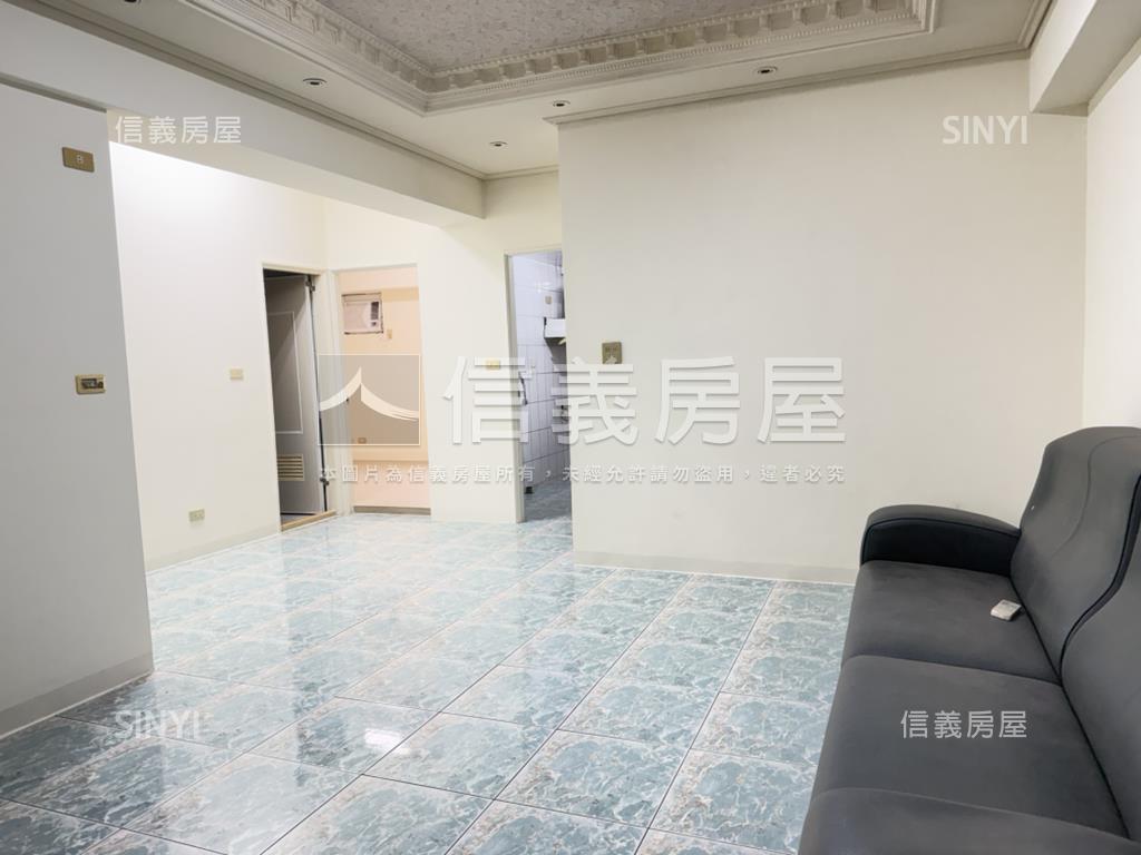 五甲商圈大喜市３房車位房屋室內格局與周邊環境