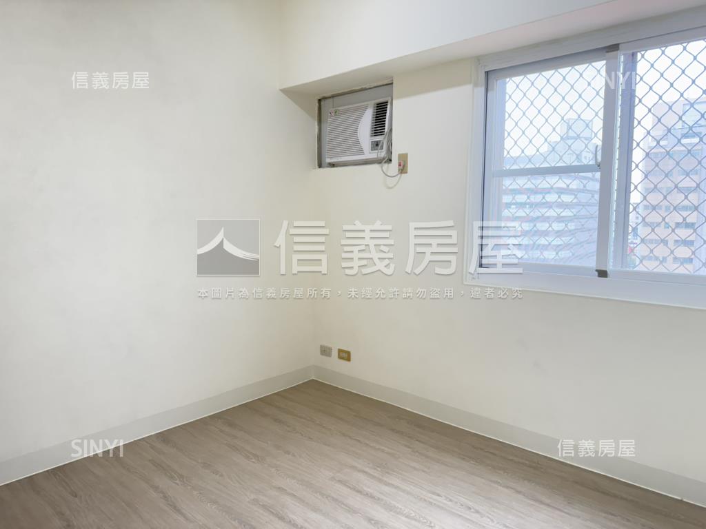 五甲商圈大喜市３房車位房屋室內格局與周邊環境