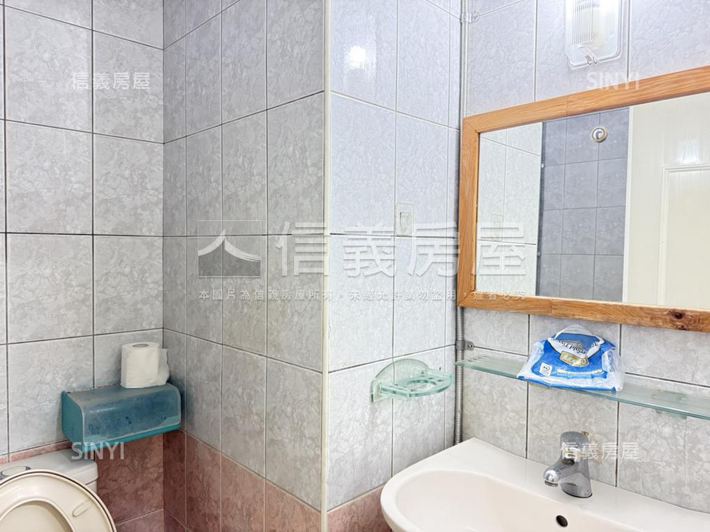 五甲商圈大喜市３房車位房屋室內格局與周邊環境